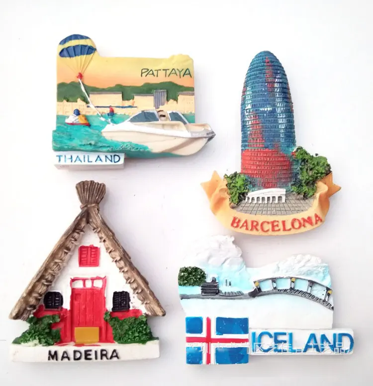 

4pcs Set Hand Painted Resin Canada Bear Creative 3D Fridge Magnets Refrigerator Sticker Travel Souvenir best European gift