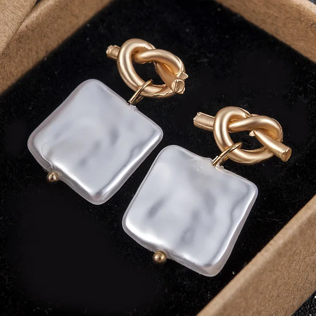 2019-New-Trendy-Elegant-Created-Big-Simulated-Pearl-Long-Earrings-Pearls-String-Statement-Drop-Earrings-For.jpg_.webp_640x640 (2)