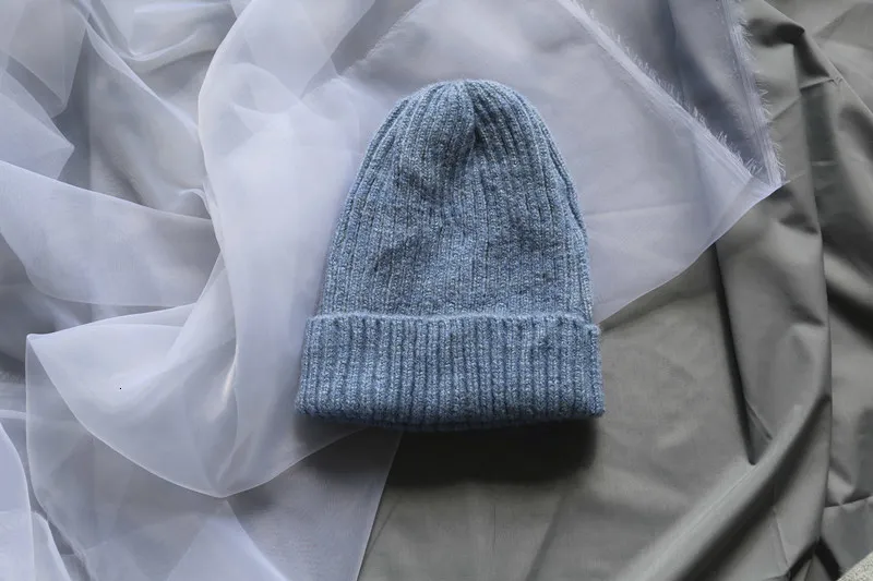 light blue SHENGPALAE, новинка, модная осенне-зимняя вязаная шапка для женщин, 11 цветов, гибкая Повседневная женская шапка(покупайте бесплатно) A143 - Цвет: light blue