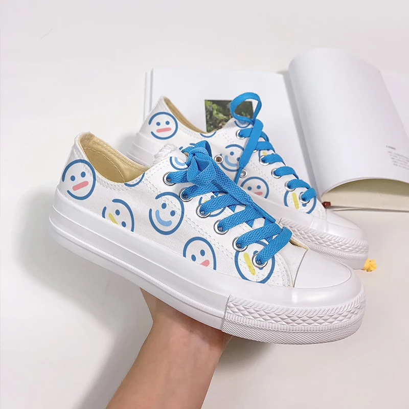 Amy E Michael Lovely Smile Face Scarpe Di Tela Dipinte A Mano Low Top Flat Lace Up Leisure Woman Scarpe Vulcanizzate Per Studentesse