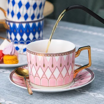 

Creative Bone China Ceramics Tea Coffee Cup Simple Turkish Coffee Cups Pink Reusable Nordic Design Taza De Cafe Drinkware BE50CU