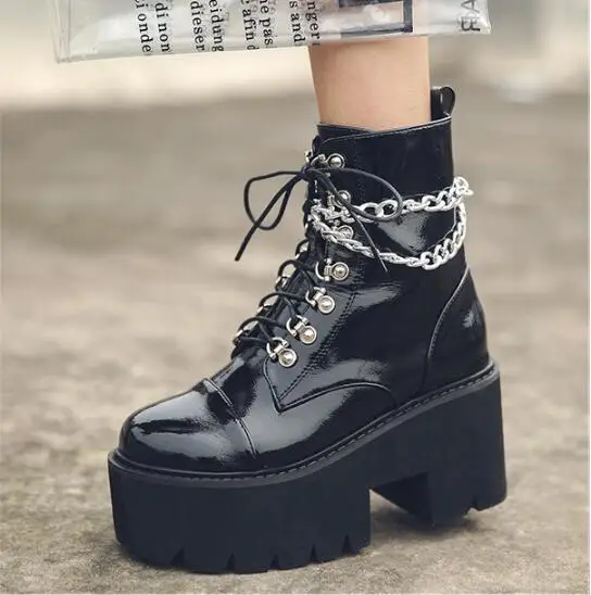Новинка; женские кожаные туфли в готическом стиле с цепочкой на каблуке; черные туфли на платформе