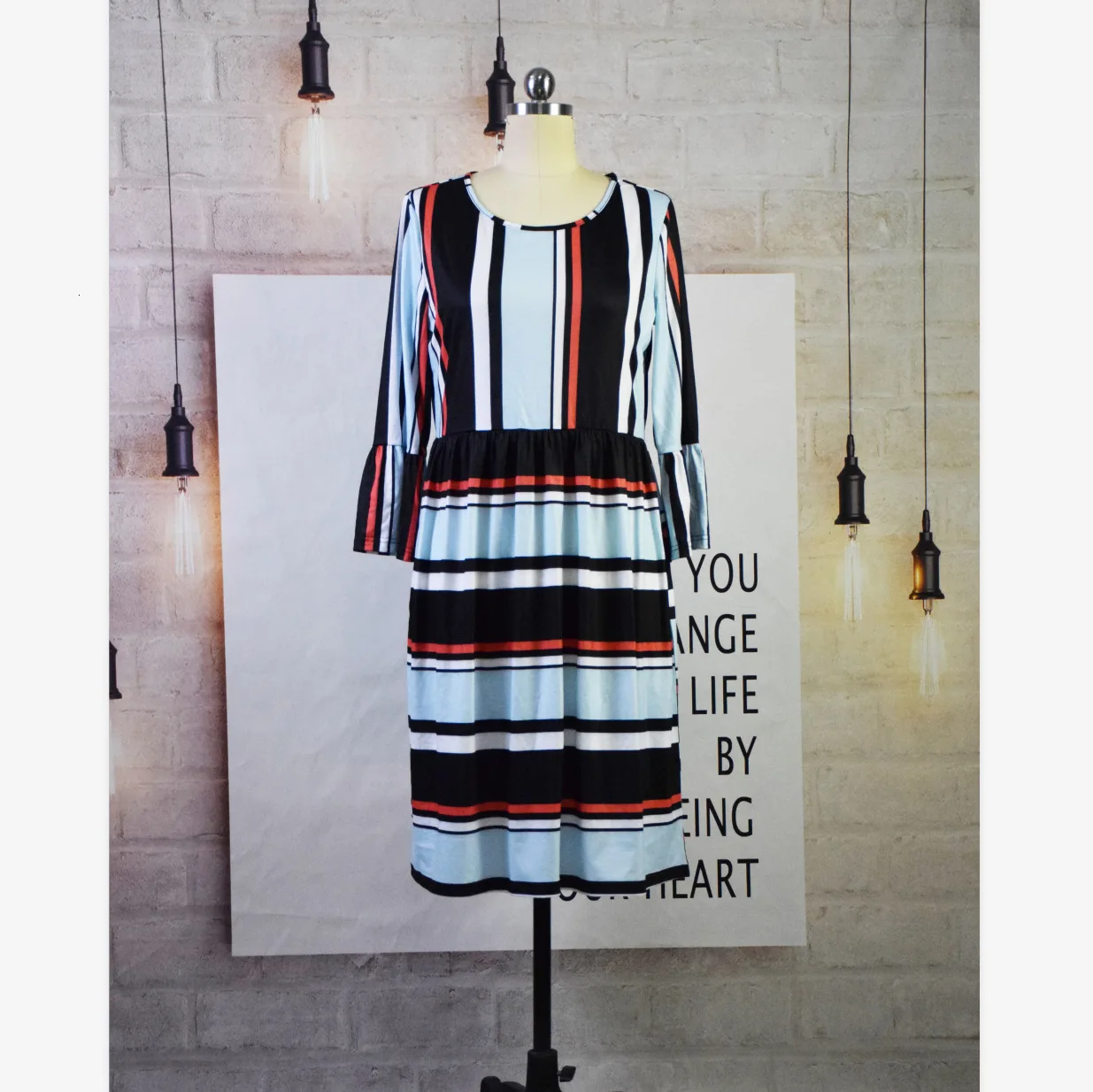 Платья для мамы и дочки; коллекция года; сезон осень; одинаковые комплекты для семьи; Милые комплекты для мамы и меня; платье для всей семьи; новая хлопковая одежда