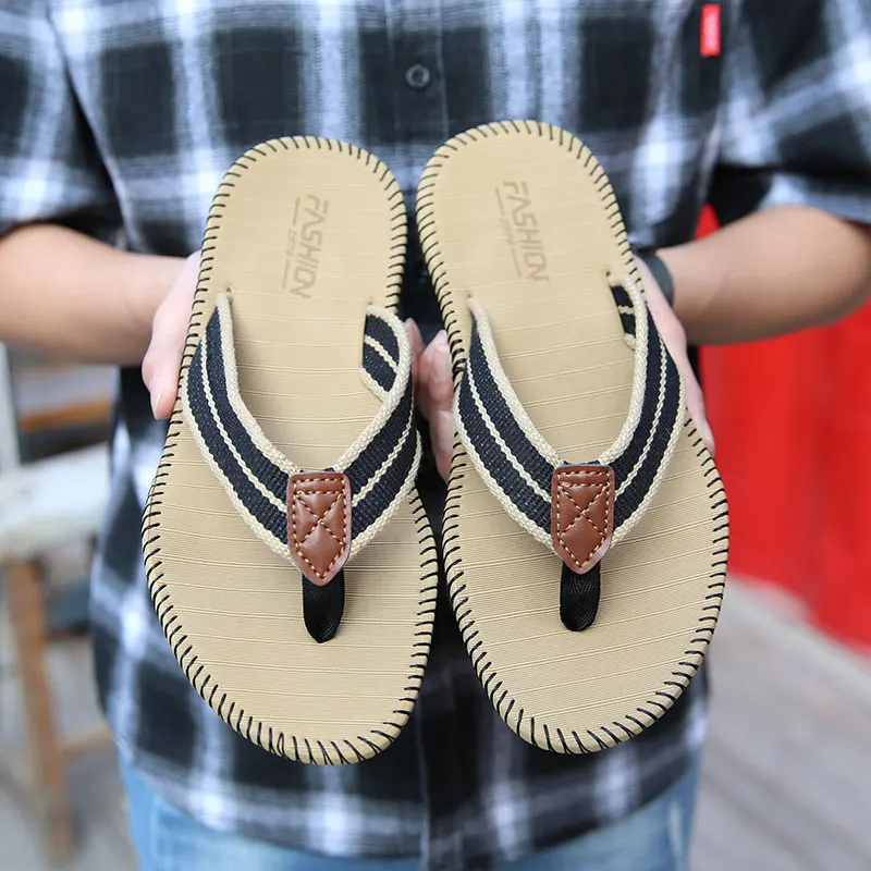 

FZNYL 2020 Classical Fashion Men Flip Flops Slippers Quality Rubber Outsole Beach Flipflops Non-slip Outdoor Sandals Male Shoes