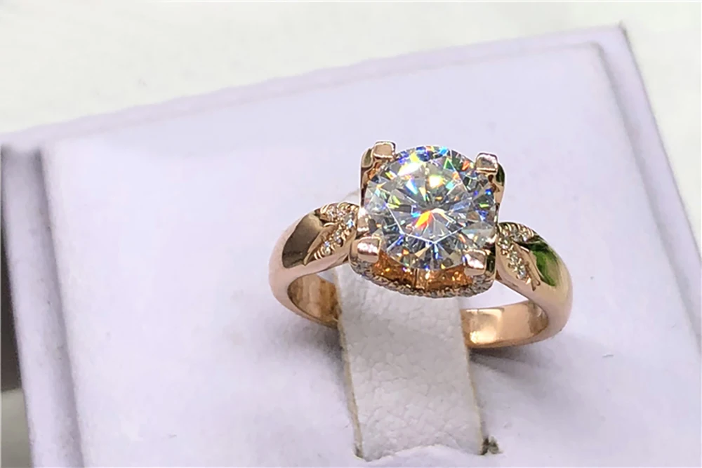 Buy CaratLane 18k White Gold and Diamond Ring at Amazon.in