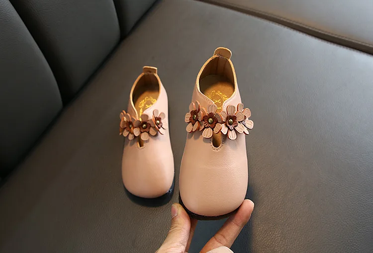 Детская обувь из искусственной кожи для девочек; повседневные кроссовки для маленьких девочек; обувь принцессы с цветочным узором