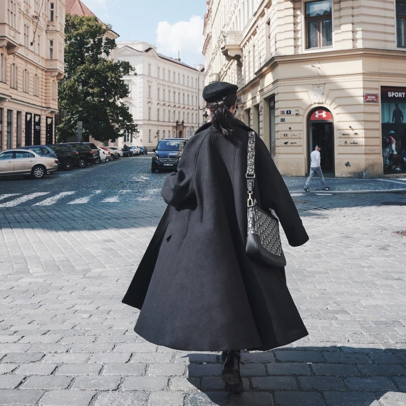 Женское длинное шерстяное пальто из овечьей шерсти, теплое, свободное, осенне-зимнее, шерстяное, Смешанная верхняя одежда, женская, трапециевидная, повседневная, черная, в стиле Хепберн