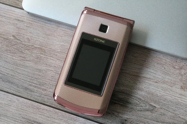 Pink Сенсорный металлический двойной дисплей старший мобильный телефон почерк экран металлический корпус большой ключ волшебный голос быстрый набор фонарик для пожилых - Цвет: Pink