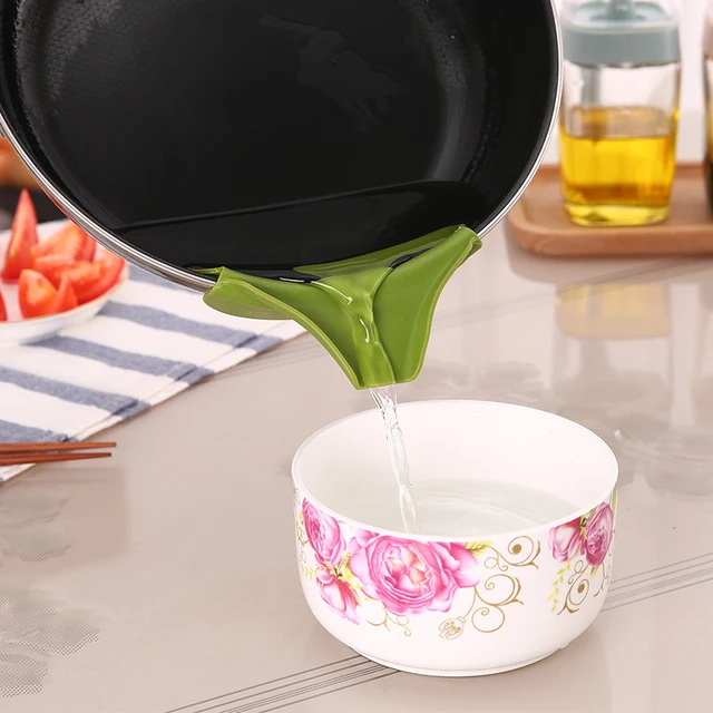 Creative Portable Kitchen Gadget Tool Silicone Liquid Funnel Anti-spill Slip On Pour Soup Spout Funnel For Pots Pans Bowls Jars 4