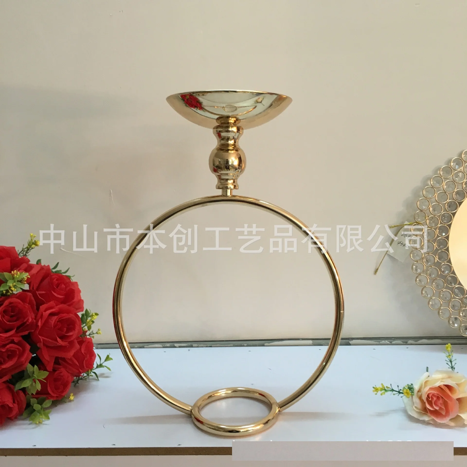 

wedding center for table or flowers frame / stands for wedding prop