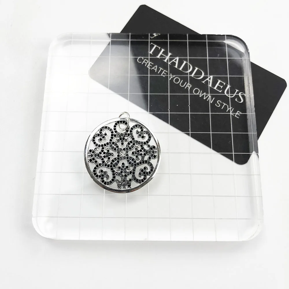 펜던트 아라베스크 디스크 장식 포장 여성을위한 브랜드의 새로운 패션  빈티지 보석 유럽 선물