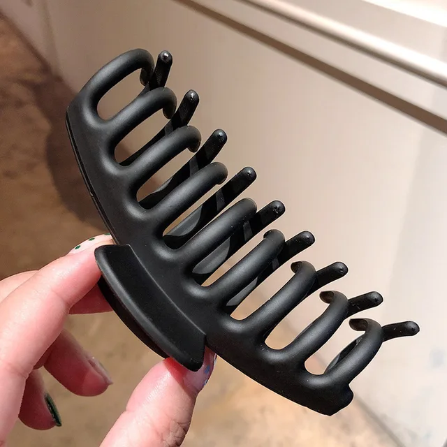2021 Korean Solid Big Hair Claws Elegant Frosted Acrylic Hair Clips Hairpins Barrette Headwear for Women Girls Hair Accessories 4