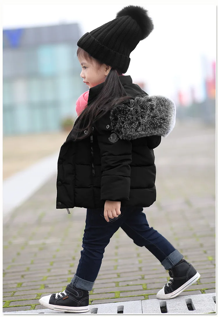 Зимнее теплое пальто с капюшоном для маленьких девочек черная верхняя одежда детская куртка, одежда для детей, пальто Модная красная одежда для мальчиков От 1 до 6 лет