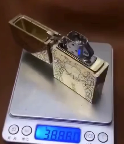 WZH смотреть видео листья девушка 7,6*4,8*1,6 см 400g 593S Броня Shieldr латунная лазерная гравировка керосиновая зажигалка
