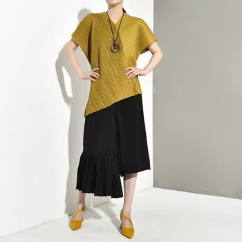 

LANMREM 2020 New Summer And Autumn Batwing Styles Short Sleeves Pleated V-neck Pullover Loose T-shirt Female Top WH24713