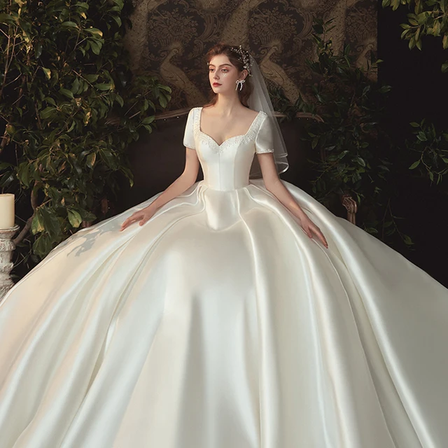 LDR33 White 2021 New Vintage Court Satin Beaded Wedding Dress 2020 Short Sleeve Backless Long Trailing Simple Wedding Dress 4