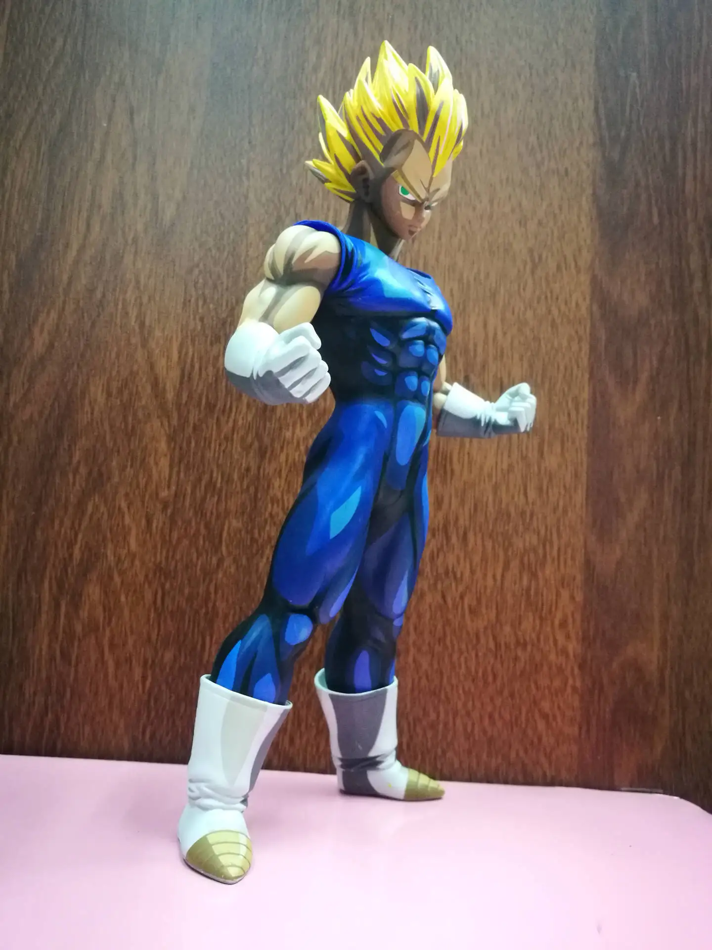 

MSP Super Saiyan People Cartoon Color Vegeta Limited Edition Boxed Garage Kit