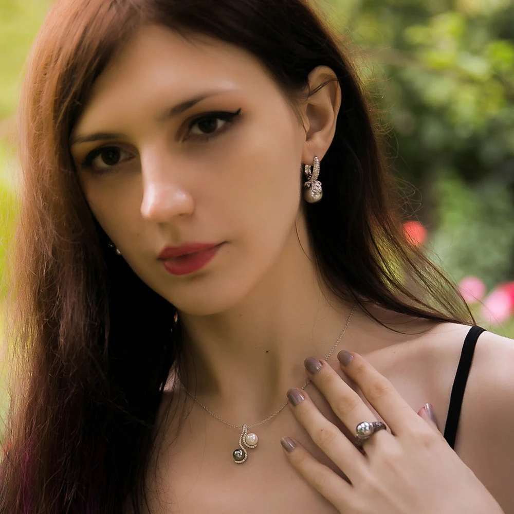PEARL EARRINGS