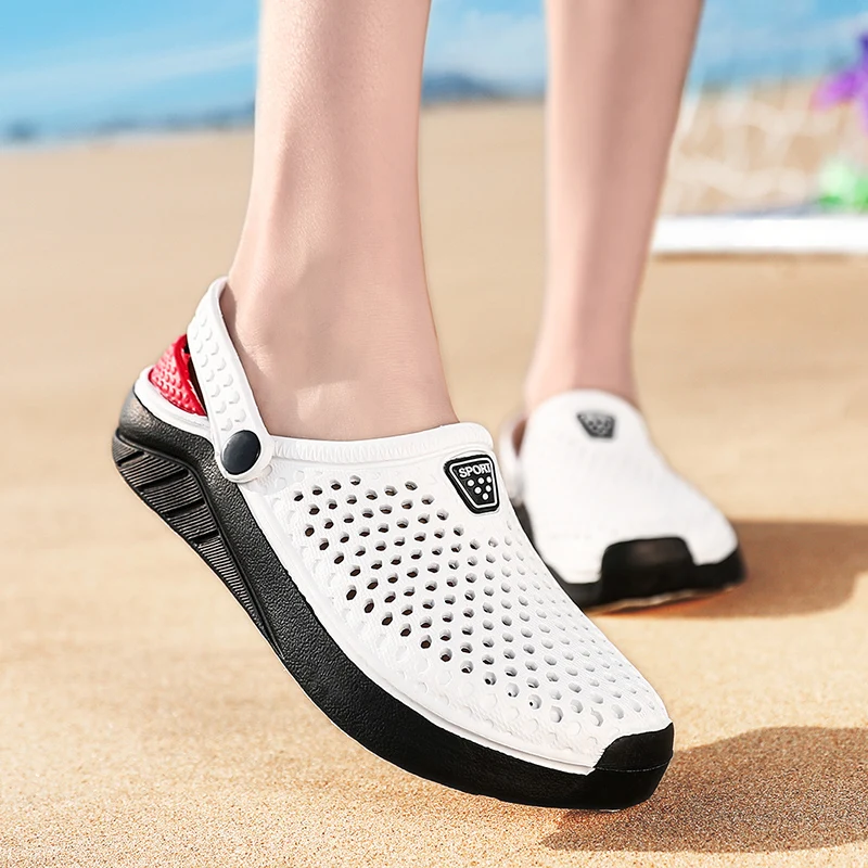 

Summer Men and Women Clogs Quick-drying Casual Household Slippers Couple Beach Sandals 2021 Low Price New Slides Faux Fur PU