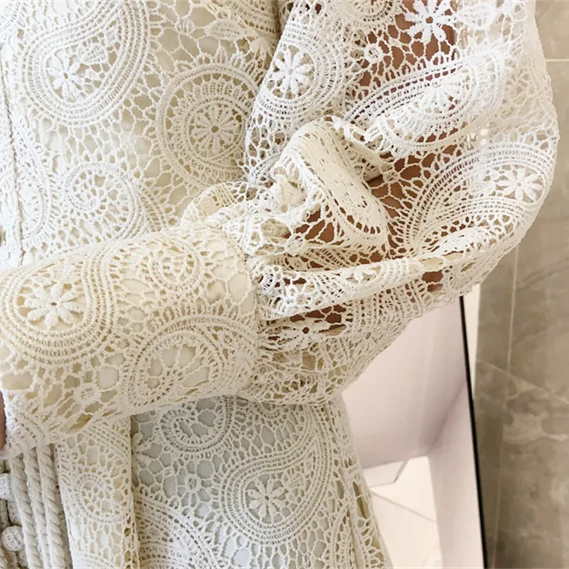 vestido renda manga longa bege