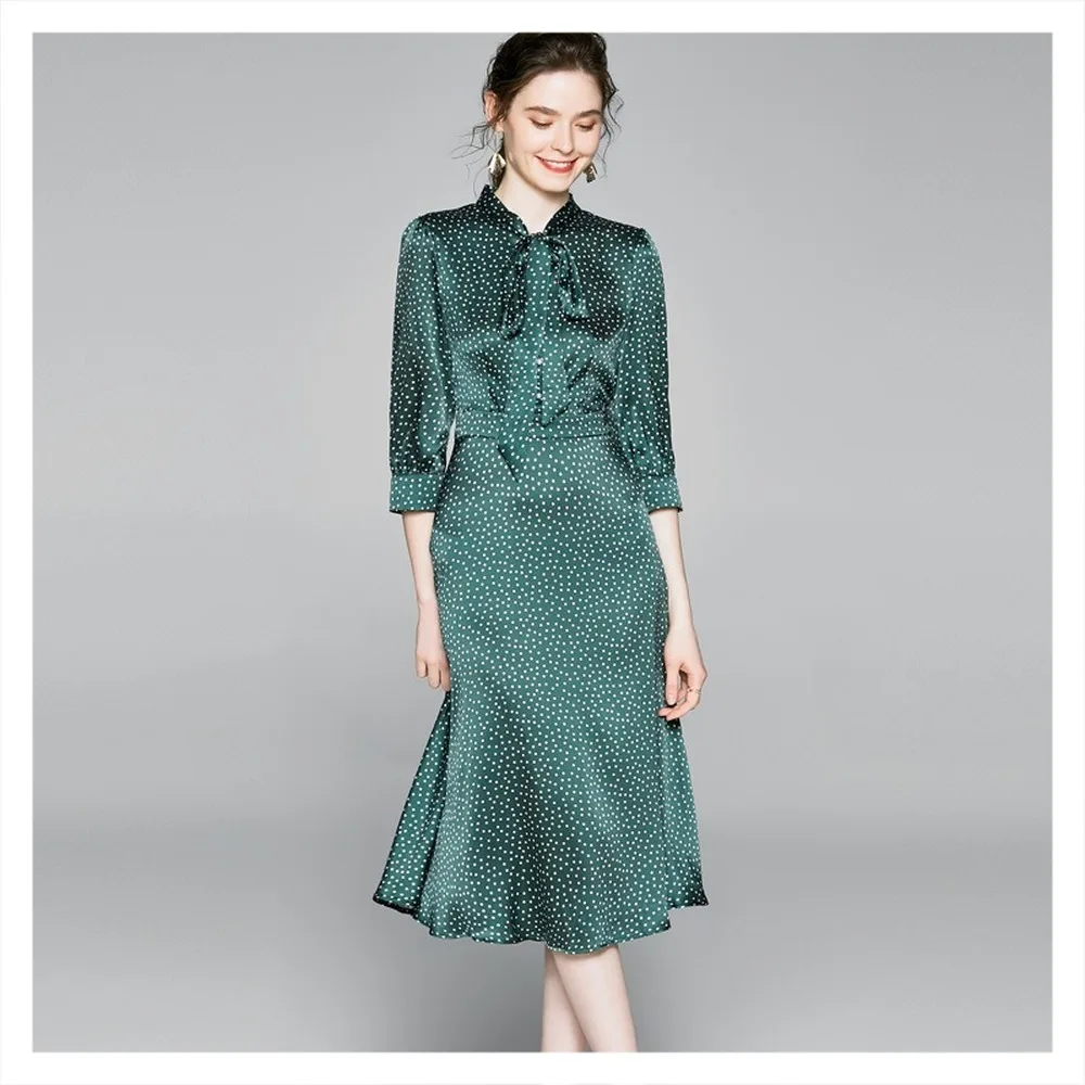 The new women's wave-print silk dress for summer