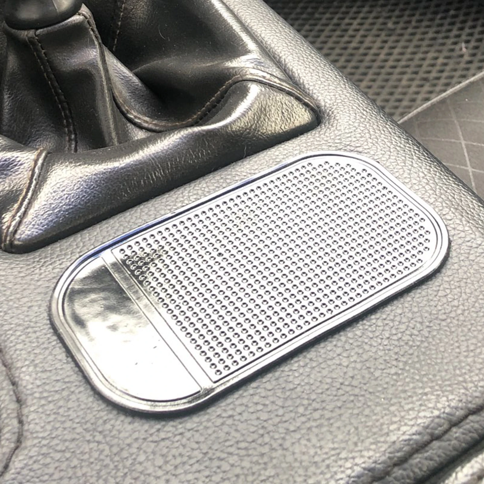 Car Anti Slip Sticky Mat Small Non-slip Pad Silica Gel Magic Mat Dashboard Moible Phone Holder Automobiles Interior Accessories
