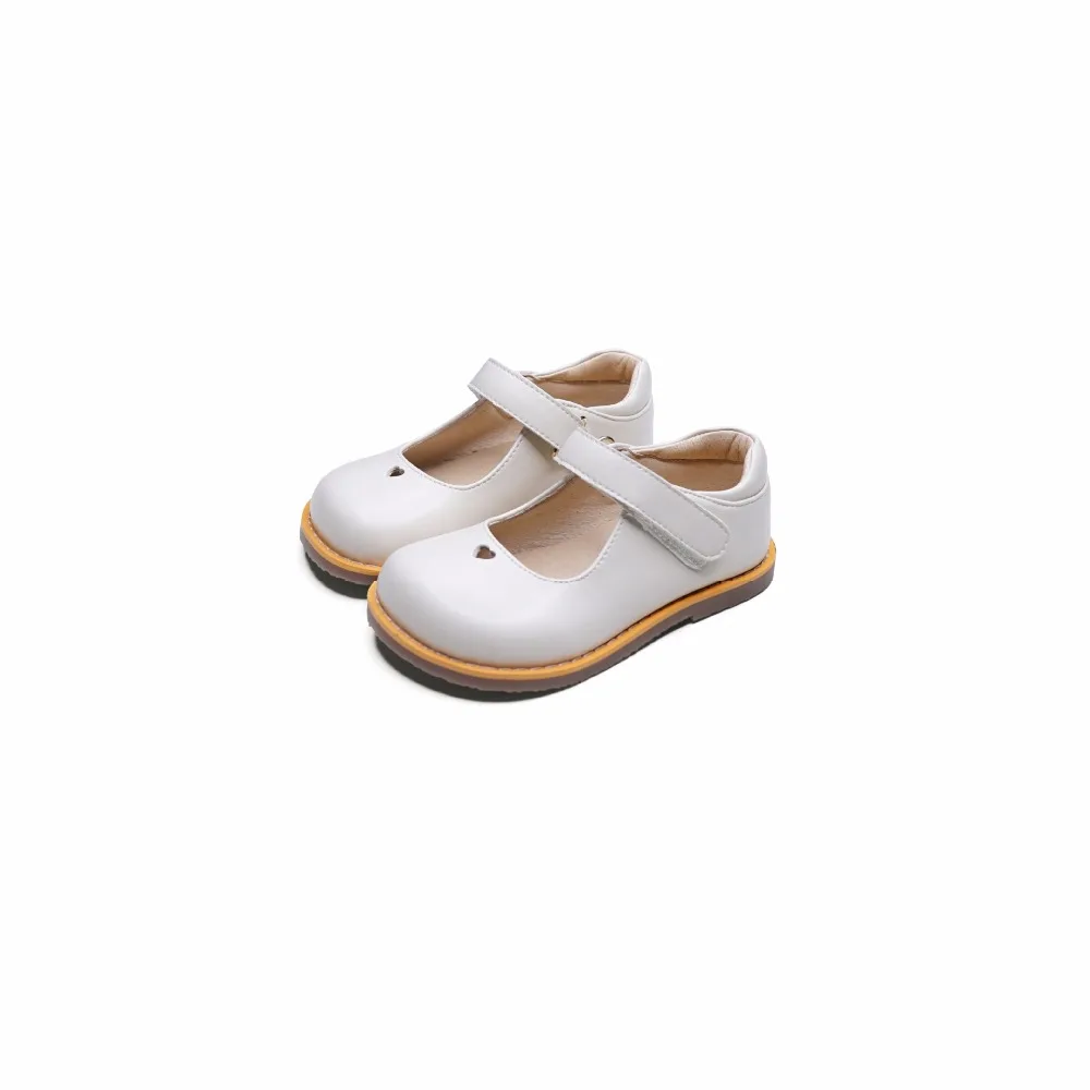 Sweet Girls Sandals Lovely Heart Soft and Breathable Children Shoes Wear-resistant sole Party Princess kids Shoes