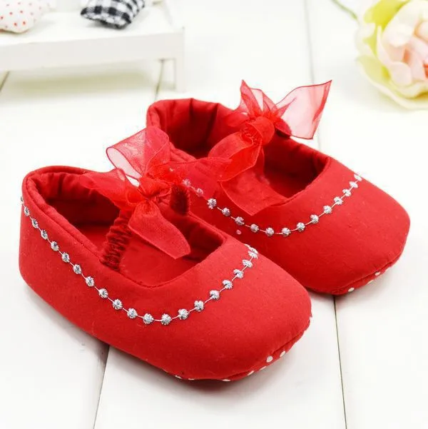 18 стилей обувь для маленьких девочек; обувь для малышей с цветочным принтом на мягкой подошве для младенцев