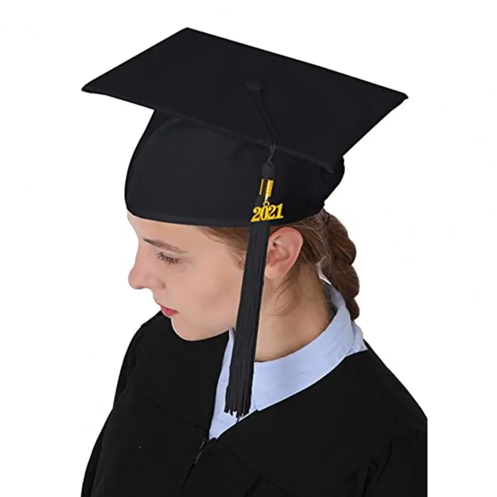 Graduation gown png images | PNGWing