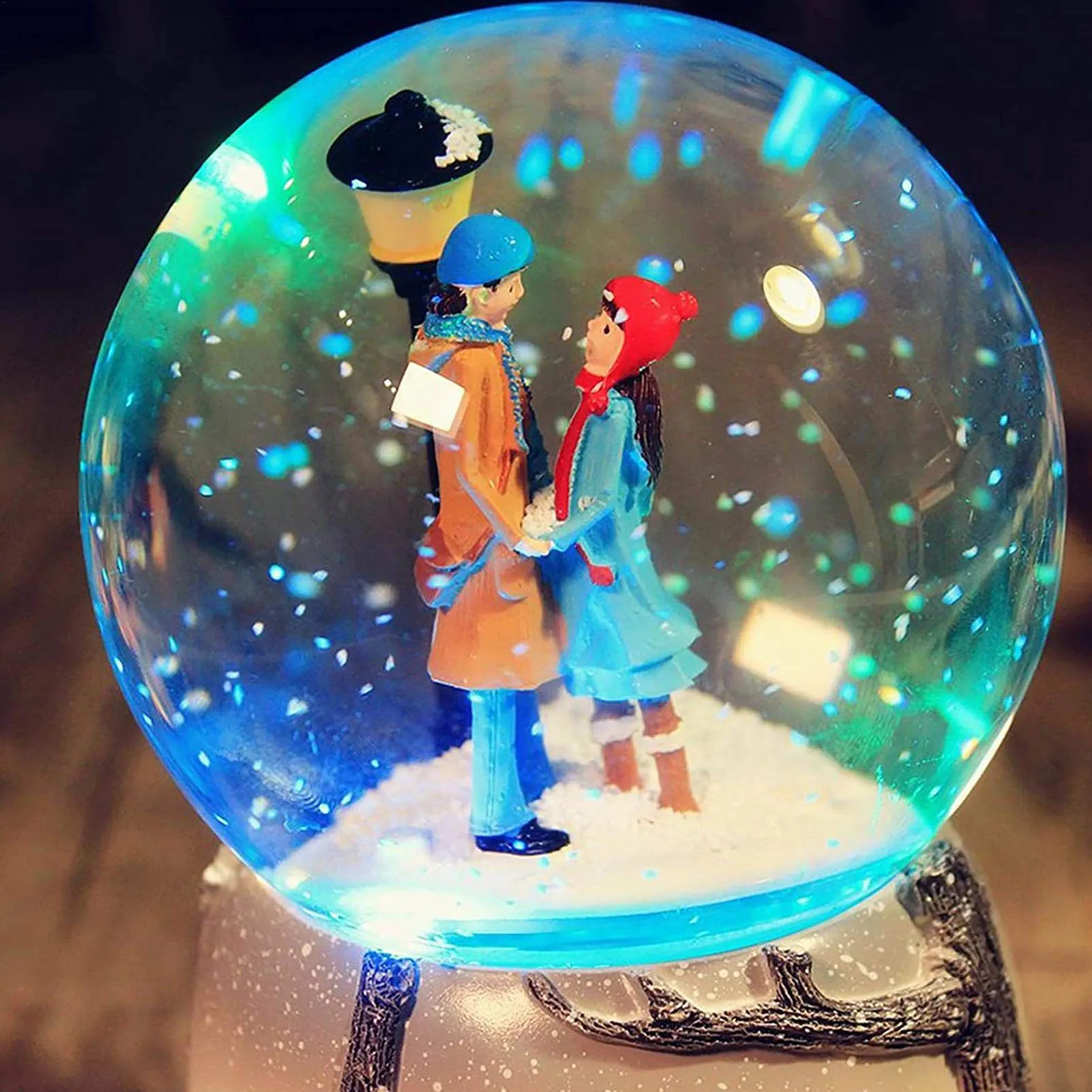 LED Light Music Box Romantic Snow Globe with Automatic Snow Play
