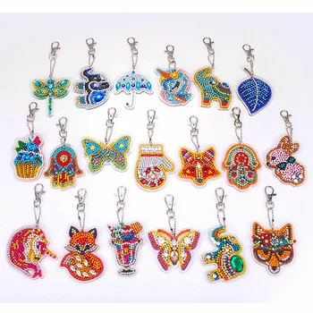 

Diamond Keychain Fashion Pattern Cartoon Christmas Keyring Bag Pendant 5D Diamond Painting Christmas Tree For Home Decor