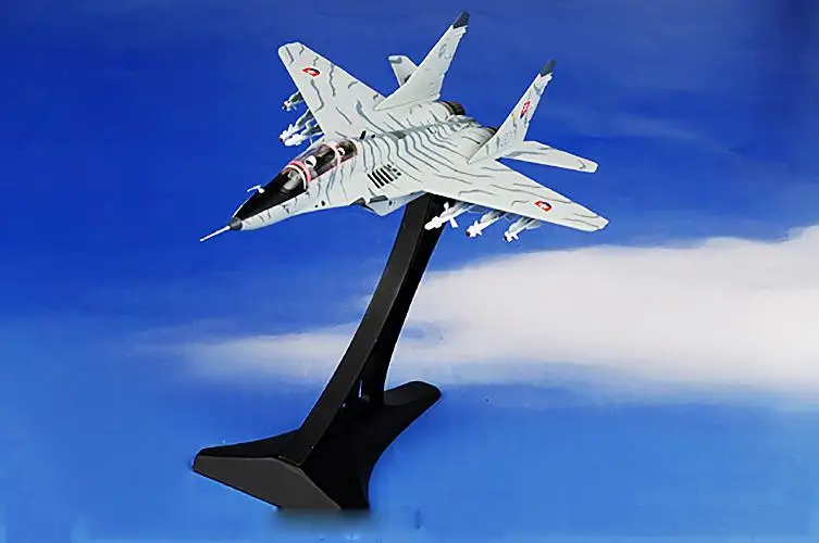 Остроумный Mikoyan MiG-29 Fulcrum-B модель самолета 1/72 ВВС Великобритании