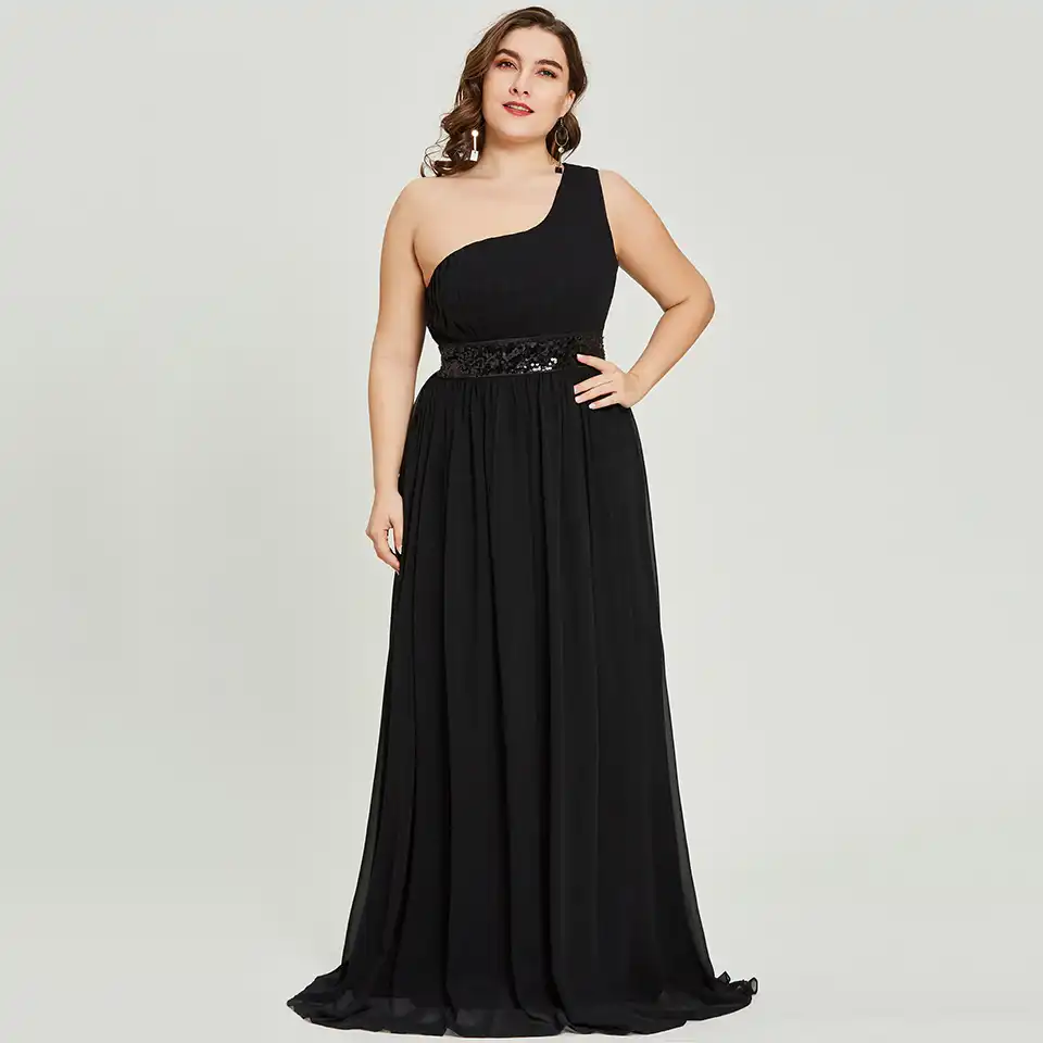 vestido preto plus size para casamento
