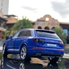 1:32 AUDI Q7 SUV Alloy Car Model Diecast & Toy Vehicles Metal Car Model Simulation Collection Sound and Light Childrens Toy Gift 6