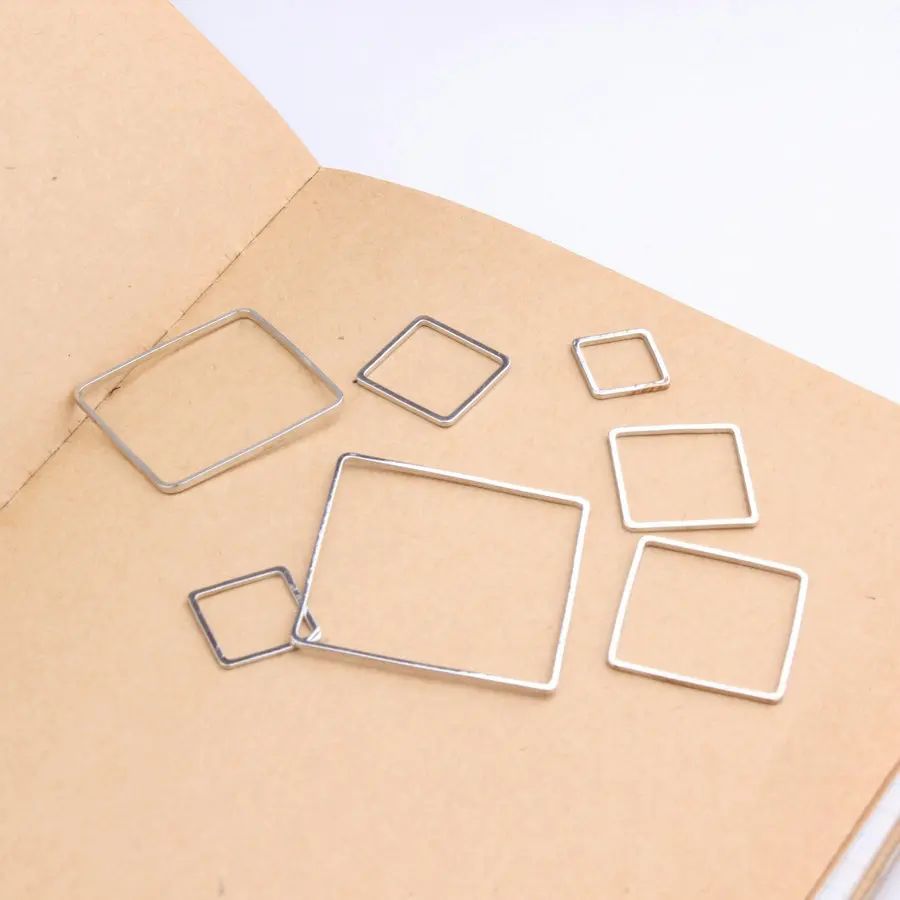 3691076063_430270423