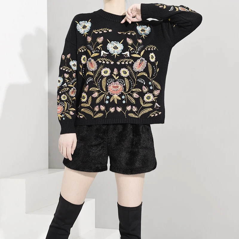 

LANMREM 2019 Round Collar Flowers Embroidery Top Loose Korean Spring Autumn Long Sleeve Woman's New Fashion Sweater FA50001