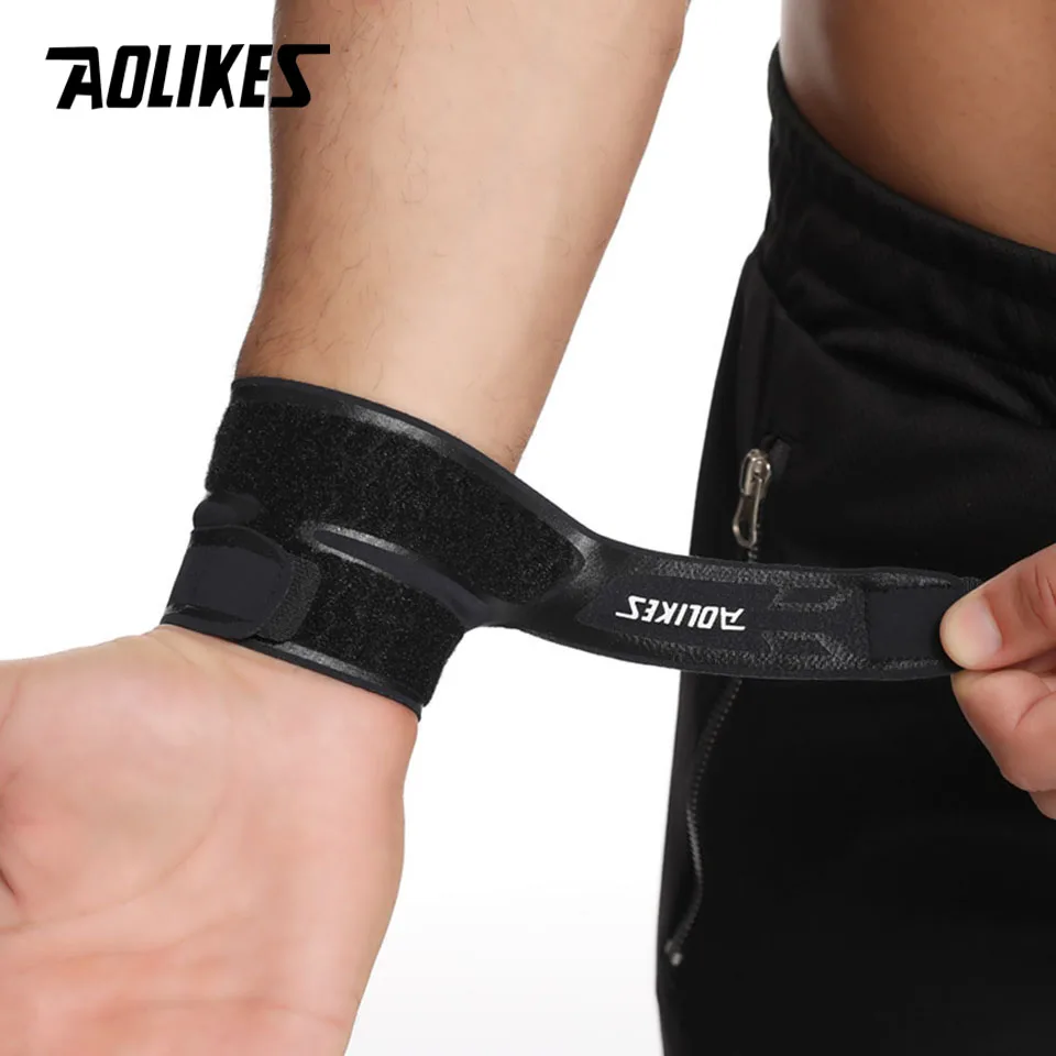Sports Compression Wrist Brace Thin Breathable Adjustable Hand Wrap Support Wristband for Basketball Badminton 1PC