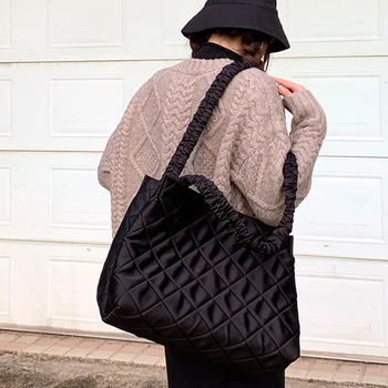 

Casual Quilted Women Shoulder Bags Designer Pleated Strap Women Handbags Nylon Large Capacity Crossbody Bags For Women 2020 New