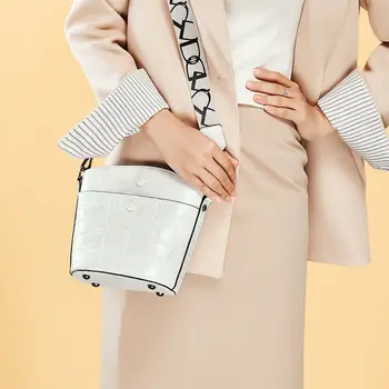 

New 2020 classic bucket bag for women little alligator print bag genuine leather bags women Vintage shoulder straps shoulder bag