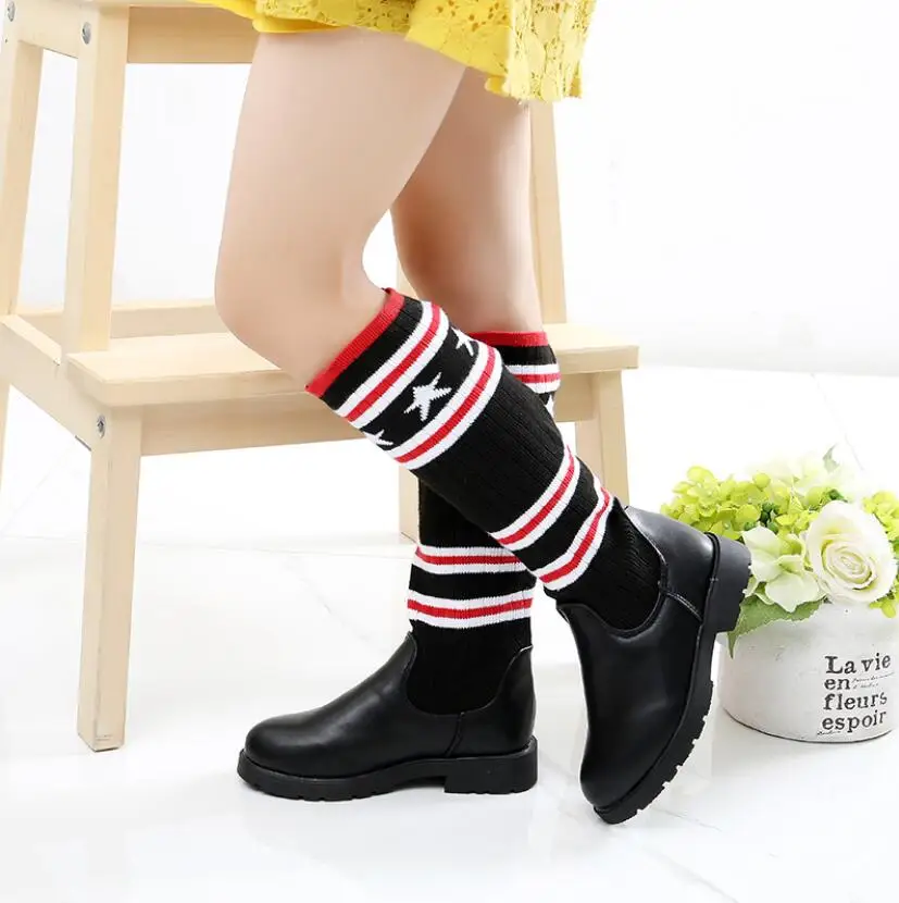 Детские вязаные носки; Зимние Модные женские ботинки для мальчиков и девочек; Ботинки martin для мальчиков и девочек; детская повседневная спортивная обувь; популярные кроссовки