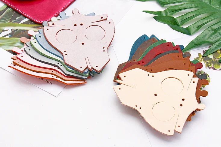 Leather DIY Craft Handmade leather DIY Cartoon mouse drawing PVC formwork