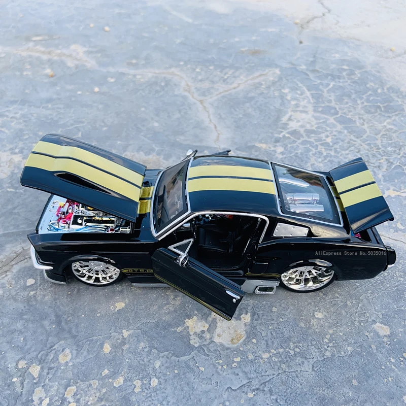 未組立】希少 maisto マイスト 1/24フォードマスタングGT 未組立】希少