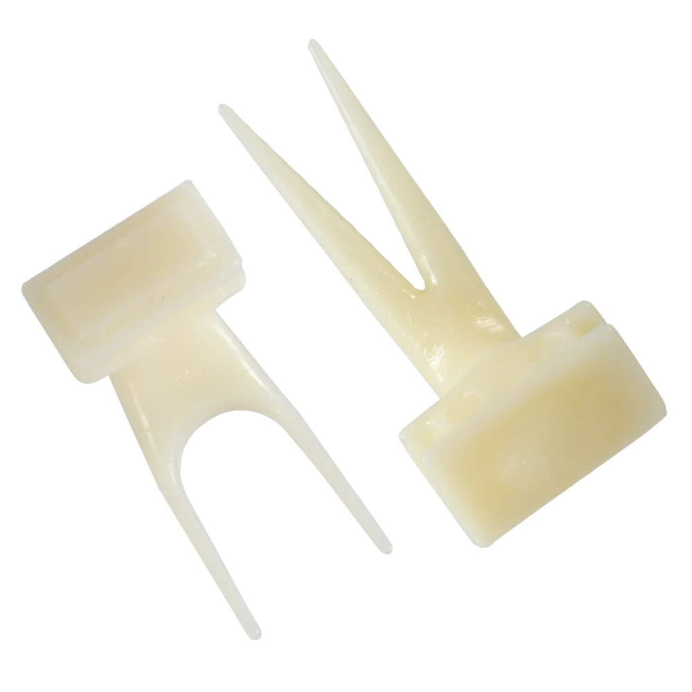 1Pcs Fruit Fork Parrot Pet Bird Plastic Food Holder Feeding on Cage for Hamster Rat 2 Size S/L Convenient Feeder