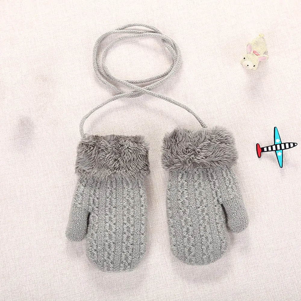 light gray Перчатки для детей от 1 года до 4 лет, зимняя уличная мода, милые однотонные вязаные плюшевые перчатки с ремешком, толстые теплые варежки для детей, для мальчиков и девочек - Цвет: light gray