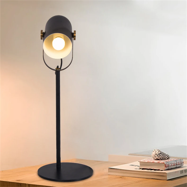 Европейский минималистическая современная настольная лампа Утюг настольная лампа для Гостиная Спальня учеба изучение подвесной