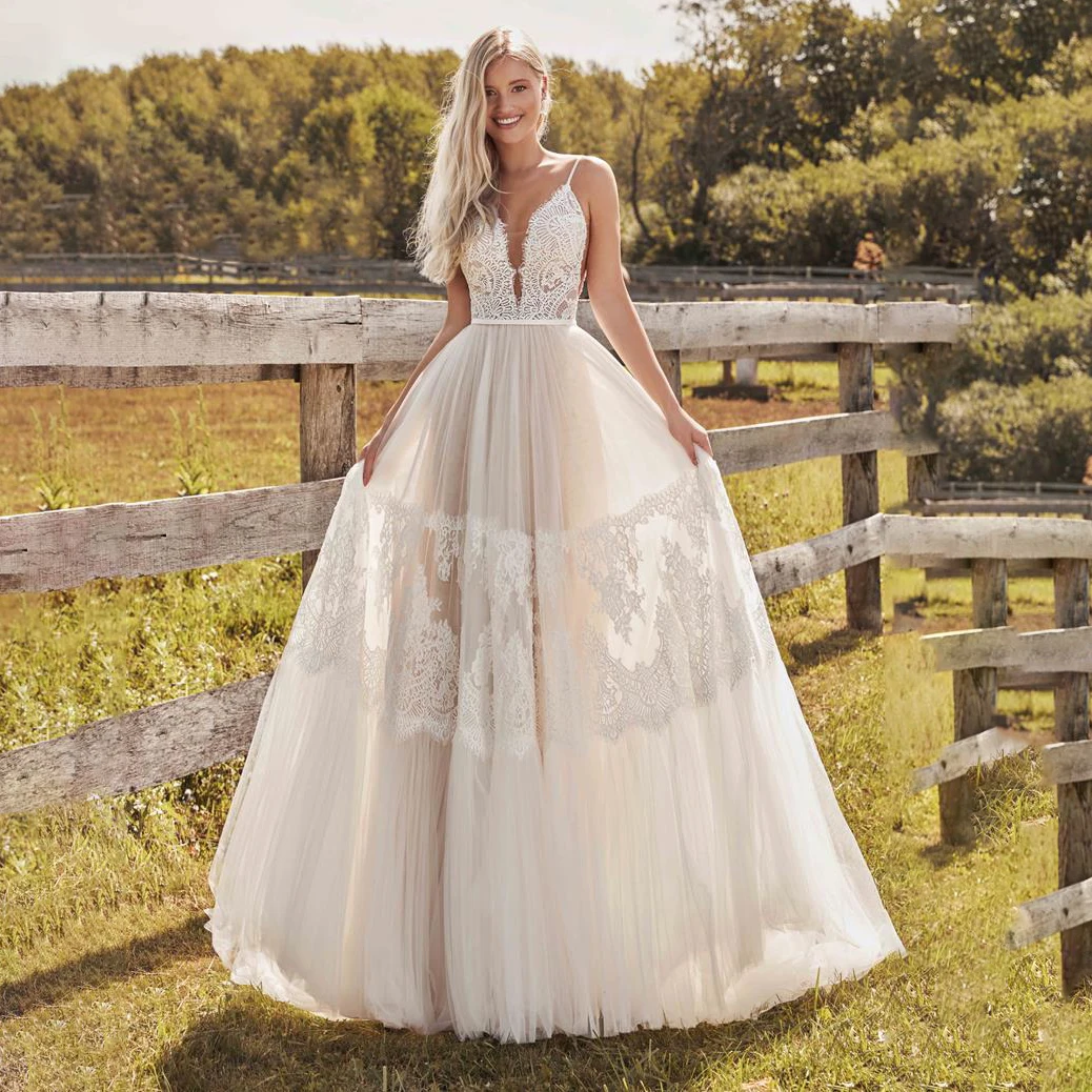 

Кружевные свадебные платья в стиле Шантильи на бретелях-спагетти с V-образным вырезом и открытой спиной, изготовленные на заказ, без рукавов, с открытой спиной, длинное искусственное платье со шлейфом