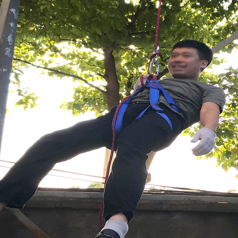 Альпинистское оборудование для защиты от скалолазания и