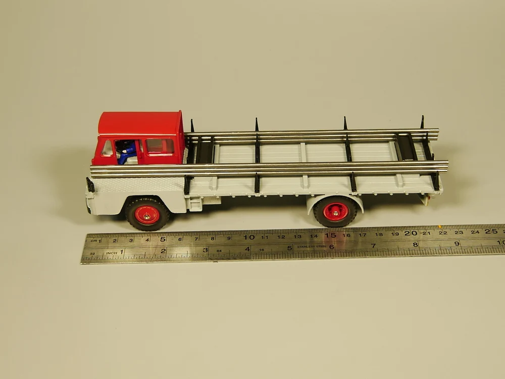 Dinky toys Camion SAVIEM PORTE-FER литой модельный автомобиль DINKY TOYS 885