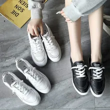 Г. Осенние женские спортивные модные дышащие легкие туфли женская обувь из искусственной кожи на платформе женская обувь на шнуровке белые I1-04