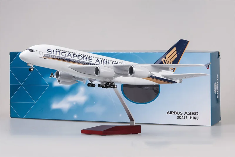 

1:160 Airplane Airbus A380 Singapore Airline Model W Light and Wheel Diecast Plastic Resin Plane For Collection